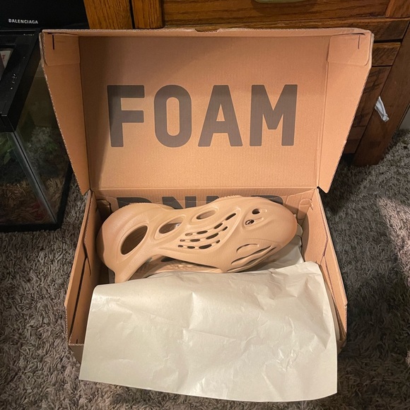 Yeezy Foam Rnnr ‘Ochre’ - Picture 1 of 4